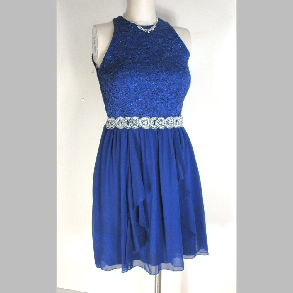 Super Cute Blue Sleeveless Short  size 3 formal ,evening or party dress .